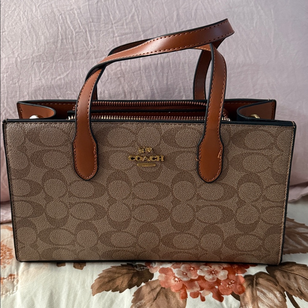 Small Tote Bag - Picture 3 of 11